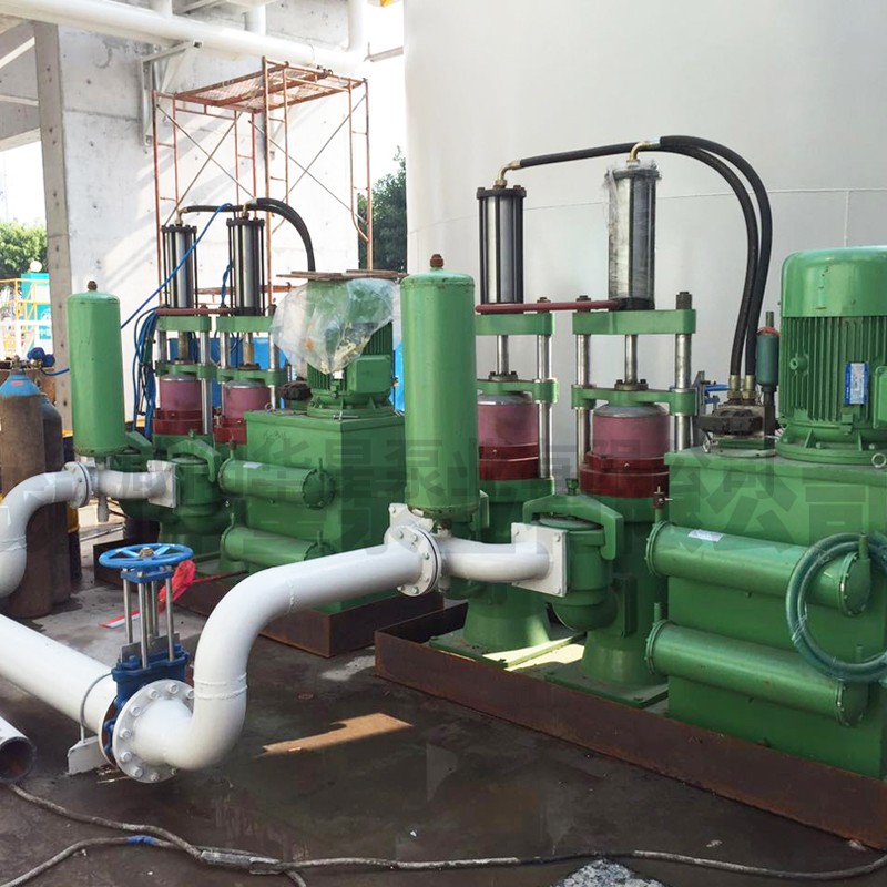 華星陶瓷柱塞泵盾構污泥使用現(xiàn)場-01